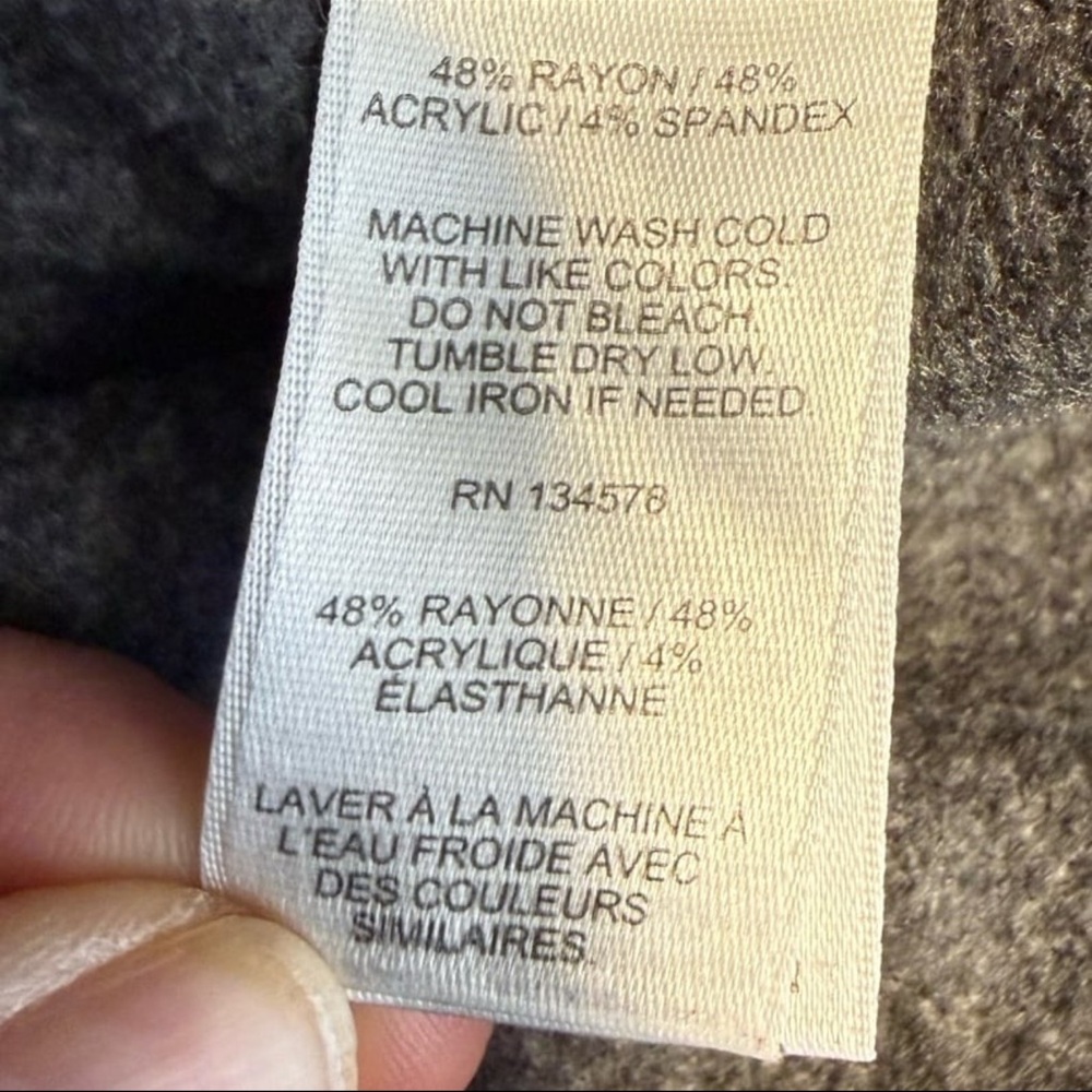 Vineyard Vines Woman's Pullover - Medium - image 8